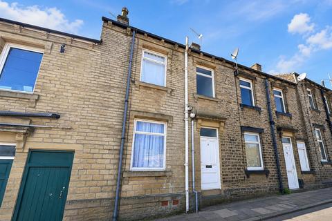 2 bed property, in Birkby Lodge Road, £75,000