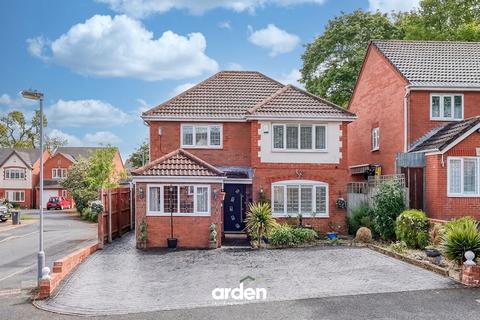 4 bed property, in Lime Tree Grove, £400,000