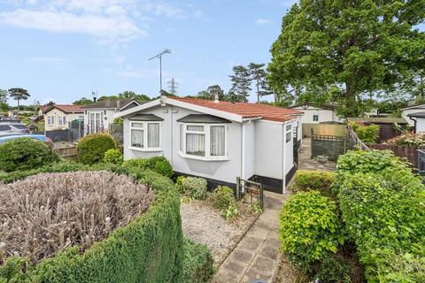 3 bed property, in Orchards Residential Park, £220,000
