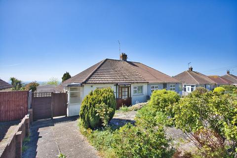 2 bed property, in Wear Bay Road, £325,000