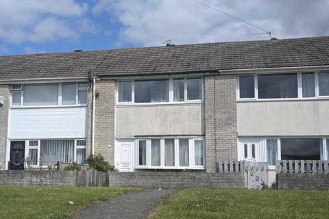 3 bed property, in Bradbury Road, £115,000