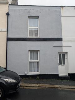 2 bed property, in Chedworth Street, £150,000