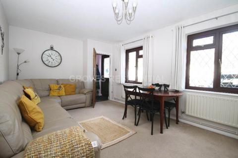 4 bed property, in The Crescent, £650,000