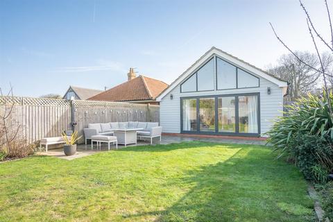 3 bed property, in Pauls Lane, £550,000