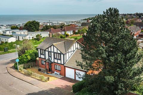 4 bed property, in Collingwood Drive, £400,000