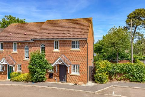 2 bed property, in Lavender Crescent, £550,000