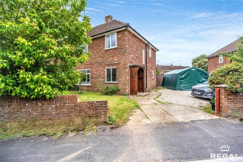 3 bed property, in Chestnut Avenue, £350,000