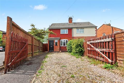 2 bed property, in Spencer Road, £170,000