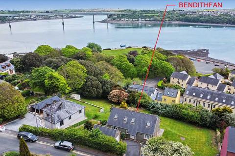 4 bed property, in Bendithfan, £325,000