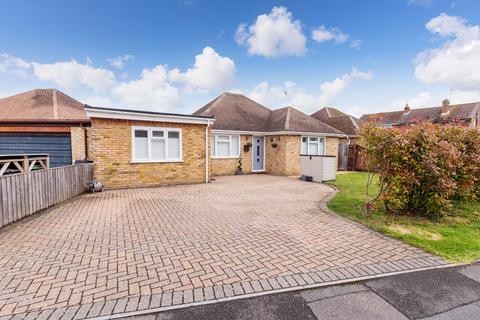 3 bed property, in Stewart Close, £675,000