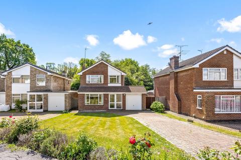 4 bed property, in The Croft, £565,000