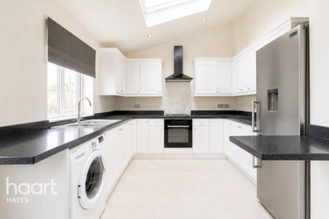 3 bed property, in Colbrook Avenue, £660,000