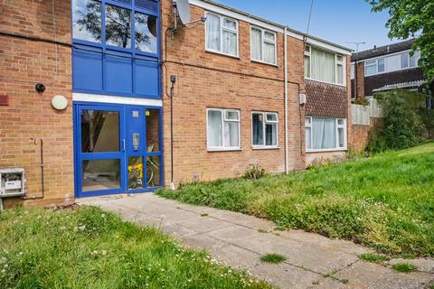 2 bed property, in Frobisher Close, £105,000