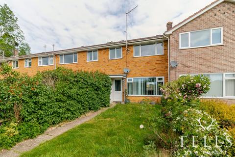 3 bed property, in Forestside Gardens, £320,000