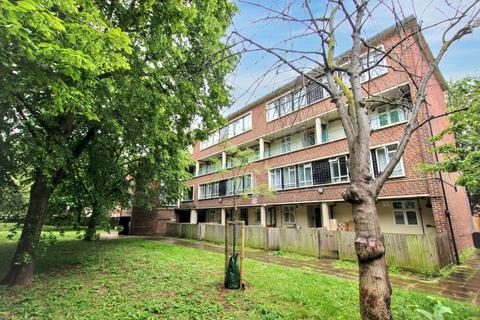 3 bed property, in Biggerstaff Street, £425,000