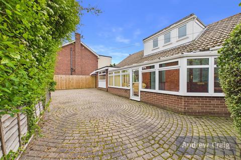 3 bed property, in Hunter Close, £525,000