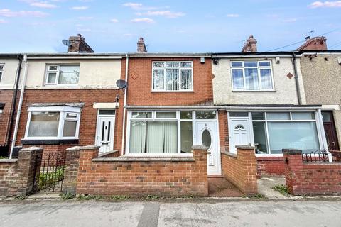2 bed property, in Stanley Terrace, £49,000