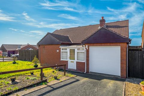 2 bed property, in Titterstone Close, £250,000