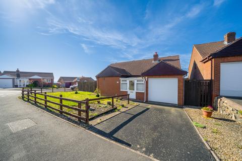 2 bed property, in Titterstone Close, £250,000