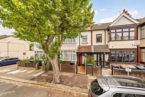 4 bed property, in Dartmouth Road, £575,000