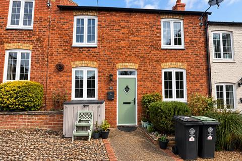 2 bed property, in 23 West Street, £150,000