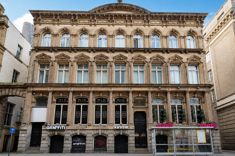 2 bed property, in 7 Victoria Street, £82,500