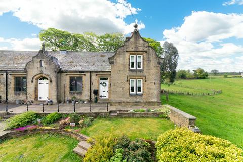 3 bed property, in The Old School House, £425,000