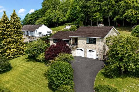 4 bed property, in The Downlands, £585,000
