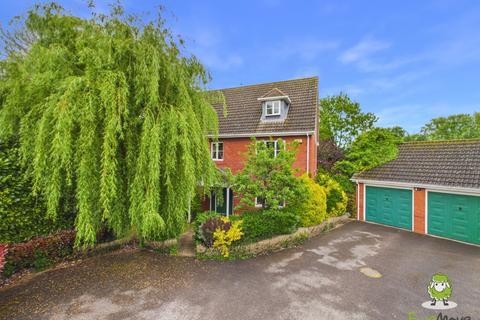 7 bed property, in Taylor Drive Bramley, £750,000