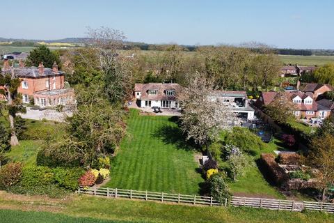 4 bed property, in White Waltham, £1,250,000
