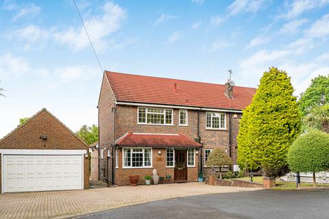 4 bed property, in Hartley Down, £1,175,000