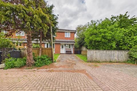 2 bed property, in Redmire Close, £100,000