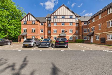 2 bed property, in York House, £105,000