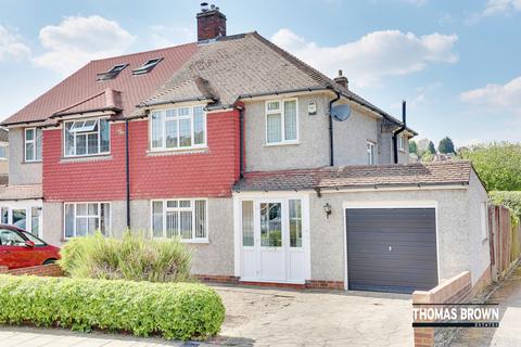 3 bed property, in Roseberry Gardens, £635,000