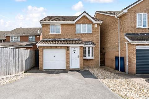 3 bed property, in Linnet Road, £350,000
