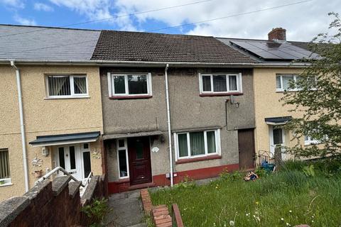 3 bed property, in Ebbw Vale NP23, £80,000