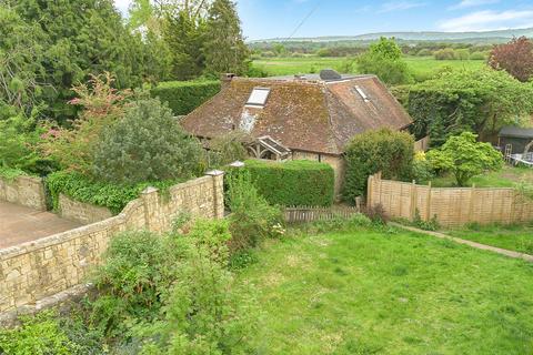 4 bed property, in Lower Street, £800,000