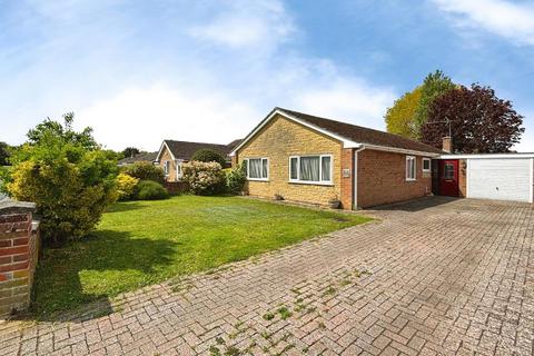 4 bed property, in Ashdene Road, £475,000