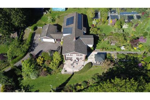 5 bed property, in Hewelsfield, £950,000