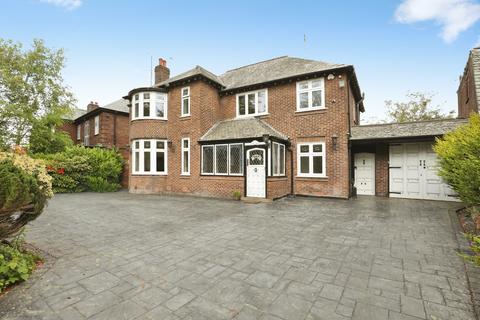4 bed property, in Menlove Avenue, £999,995