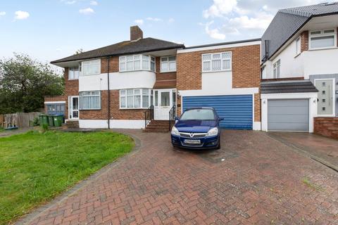 4 bed property, in Brownspring Drive, £625,000