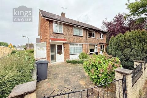 3 bed property, in Genever Close, £525,000