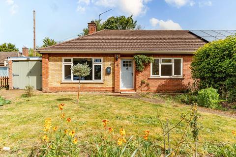 2 bed property, in Station Drive, £210,000