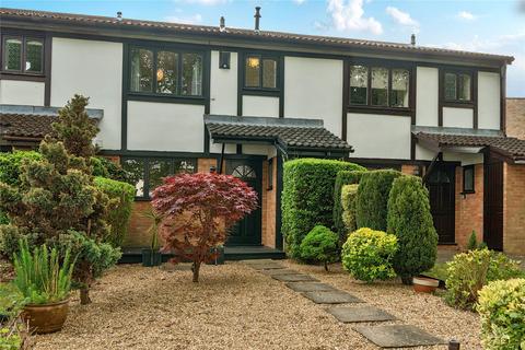 3 bed property, in Overbury Avenue, £650,000