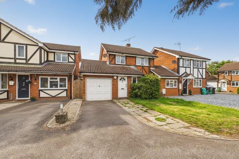 3 bed property, in Littington Close, £450,000