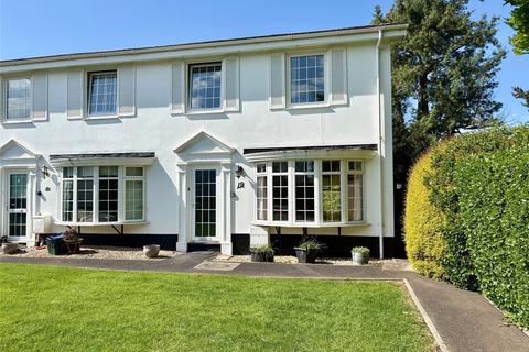 2 bed property, in Ernsborough Gardens, £225,000