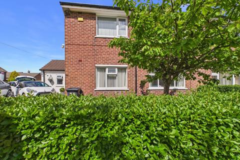 2 bed property, in Tyrer Road, £140,000
