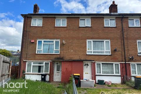 3 bed property, in Howard Close, £130,000