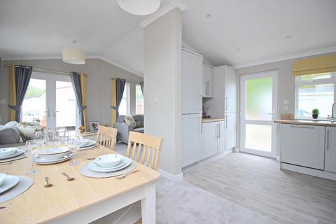 2 bed property, in Angel of the North Residential Park, £124,995
