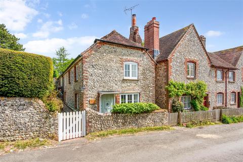 2 bed property, in Church Hill, £575,000